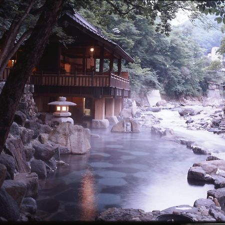 Готель Takaragawa Onsen Ousenkaku Мінакамі Екстер'єр фото