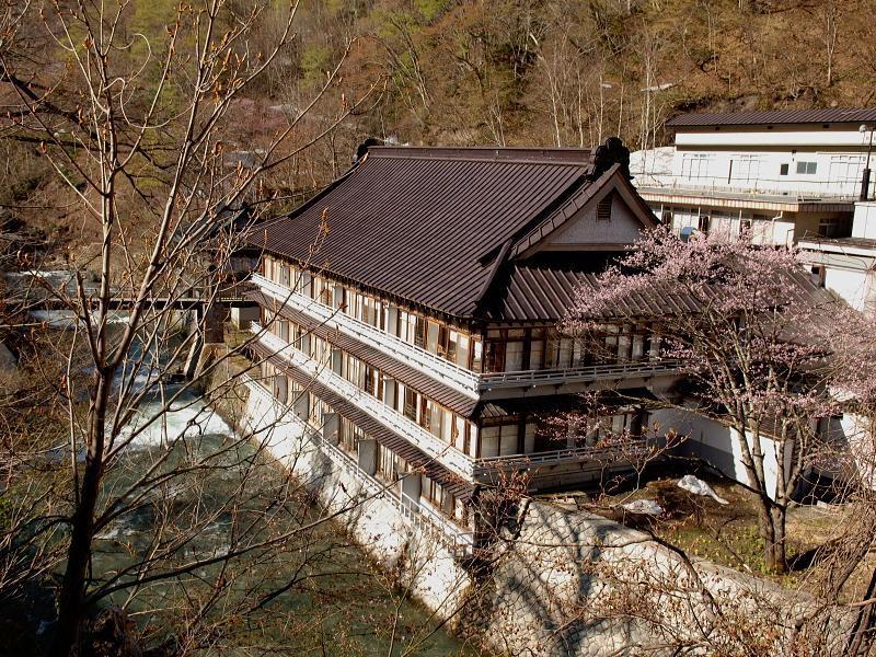 Готель Takaragawa Onsen Ousenkaku Мінакамі Екстер'єр фото
