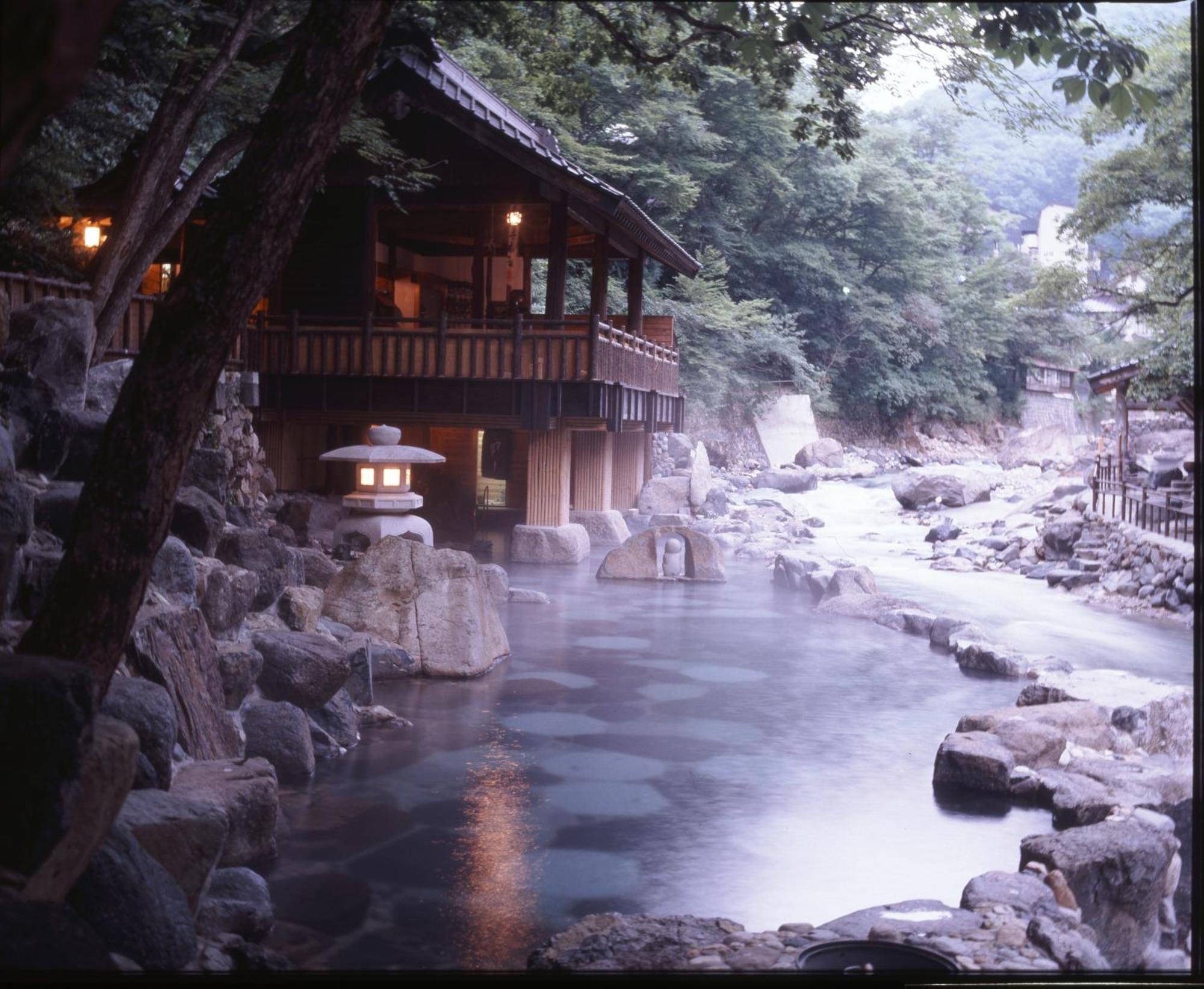 Готель Takaragawa Onsen Ousenkaku Мінакамі Екстер'єр фото