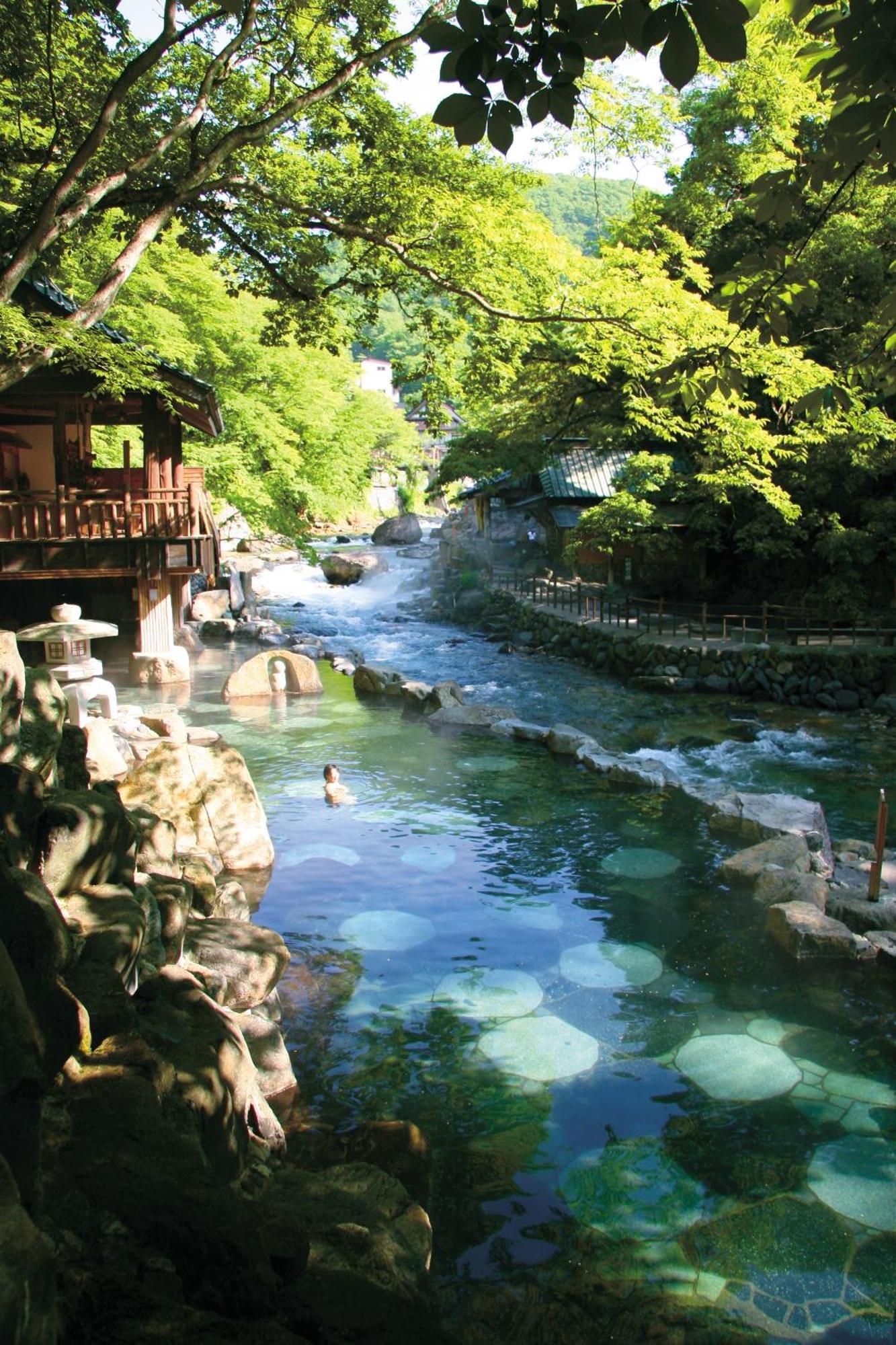 Готель Takaragawa Onsen Ousenkaku Мінакамі Екстер'єр фото