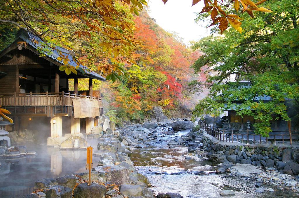 Готель Takaragawa Onsen Ousenkaku Мінакамі Екстер'єр фото