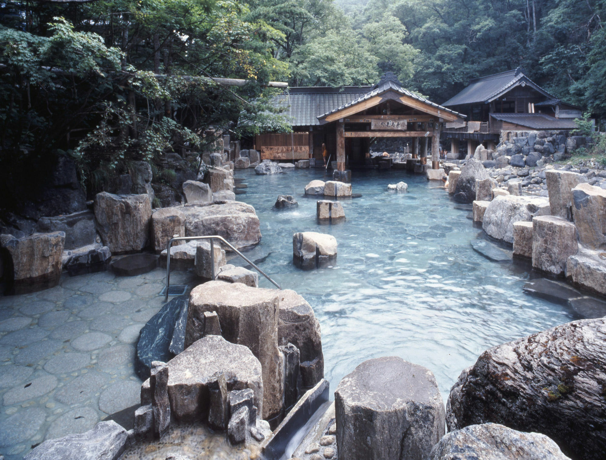 Готель Takaragawa Onsen Ousenkaku Мінакамі Екстер'єр фото